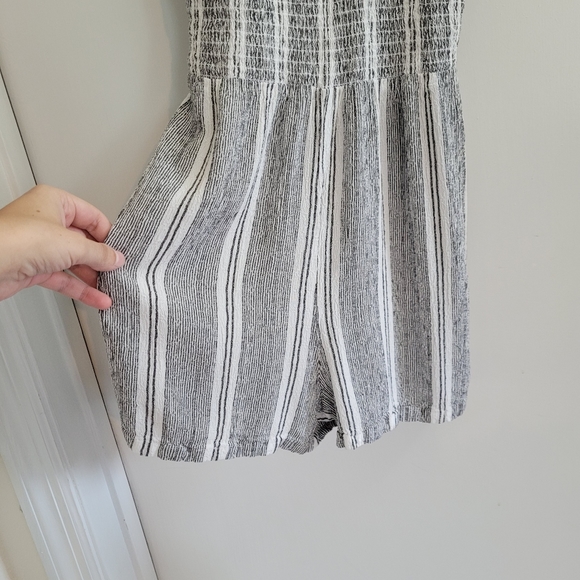 small romper - Picture 4 of 11